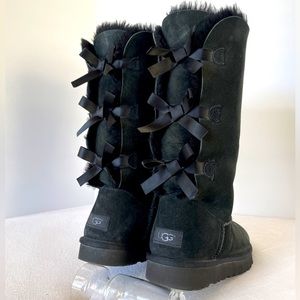 UGG Bailey Bow II Tall Black leather sheepskin slipper boot womens size 9 EU 40